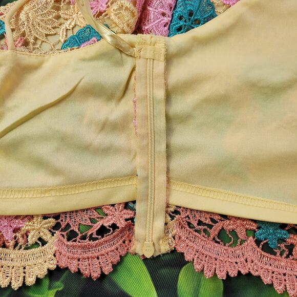 Ark & Co Pastel Crochet 2 piece Skirt & Crop Top size Medium - Picture 9 of 15